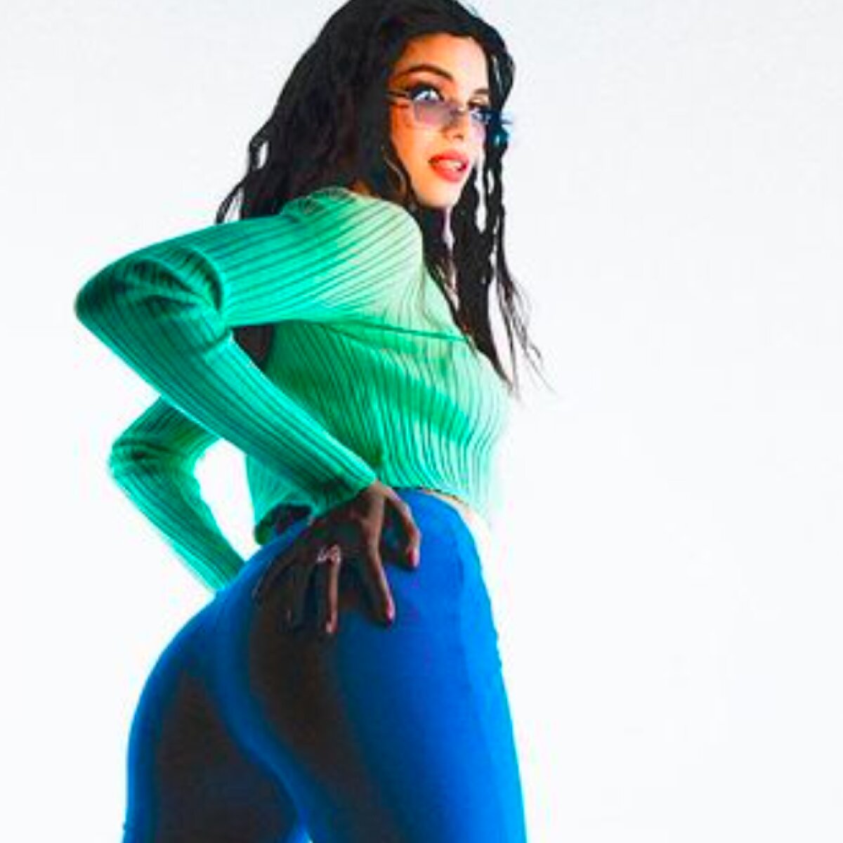 Власть волосатые слит порно онлайн Порно жігіт өзінің досының мүшесін сорып алады