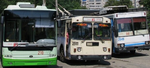 Масштабная авария в Днепре "заморозила" троллейбусы: как объехать