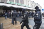 У Києві зникли дві школярки: батьки благають про допомогу