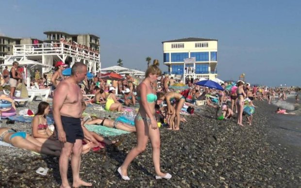 Соромно за земляків: українські підлітки дали жару на курорті