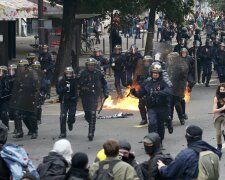 Копы поймали настоящую принцессу прямо во время митинга и бросили в "бобик": будет время, чтобы подумать