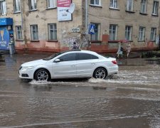 Біблійний потоп в Україні: люта стихія потопила місто буквально за декілька хвилин