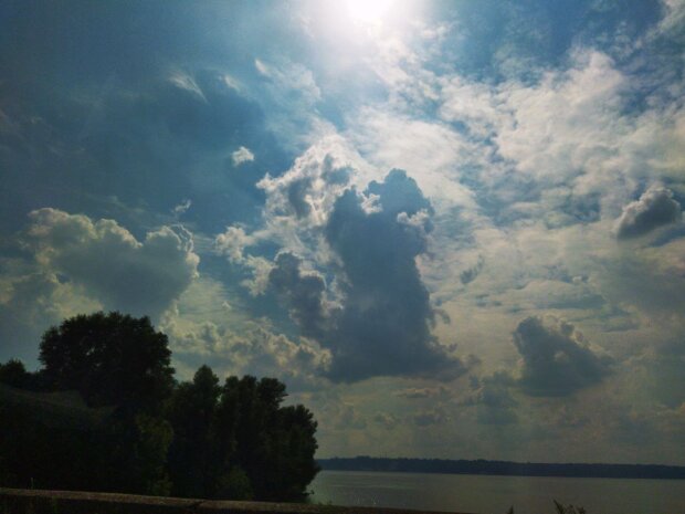 Небо, солнце. Фото: Знай.ua