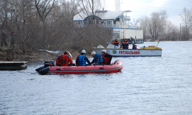 У Києві роздягнену дитину знайшли на крижині: шокуючі подробиці