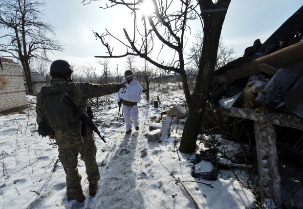 Украинские воины разгромили засаду донецких головорезов, ВСУ считают трофеи: фото