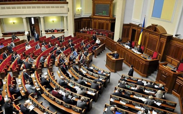 Правительство обвинили в "геноциде украинского народа" 