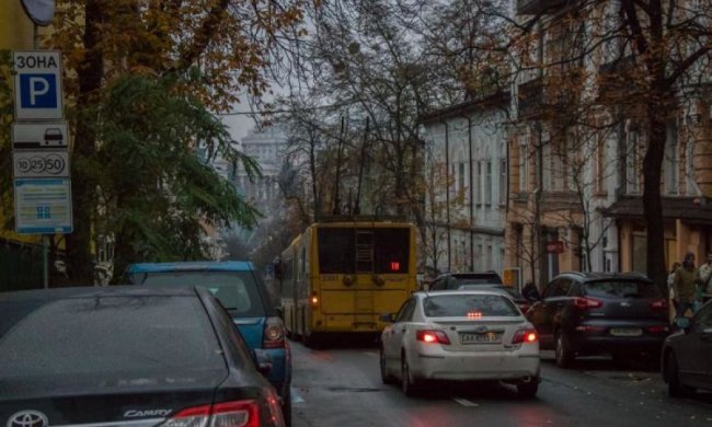 Чому ніхто не підпалив: господар життя заблокував центр Києва