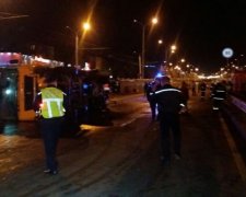 В Китае перевернулся грузовик с рабочими: десятки жертв