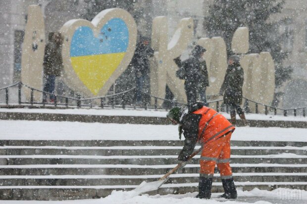 Снегопад в Киеве фото: Униан