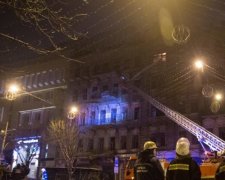 Пожар в центре Киева: на сгоревшую памятку уже положили глаз