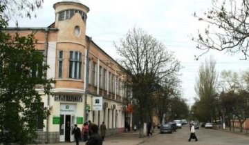  У Запоріжжі учень впав з третього поверху школи