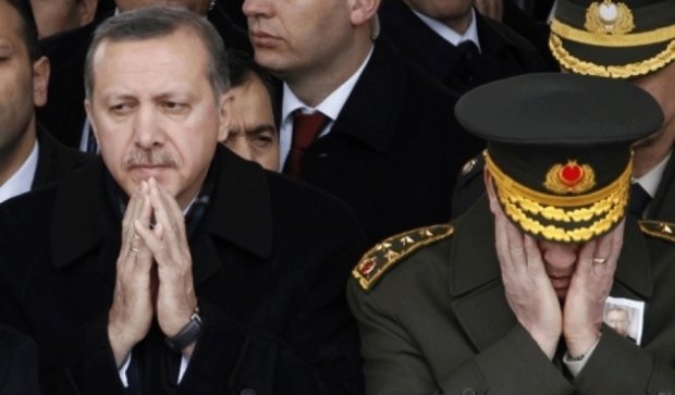 Президент Турции хочет получить полную власть над вооруженными силами