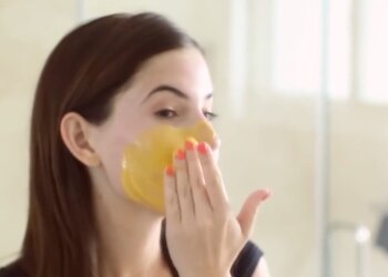 Маска для обличчя, фото: кадр з відео