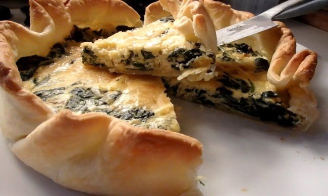 Рецепт ідеальної вечері: заливний пиріг з овочами і куркою