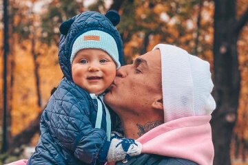 "Какой сладкий": муж Тодоренко Топалов показал стильного годовалого сына, копия Регины