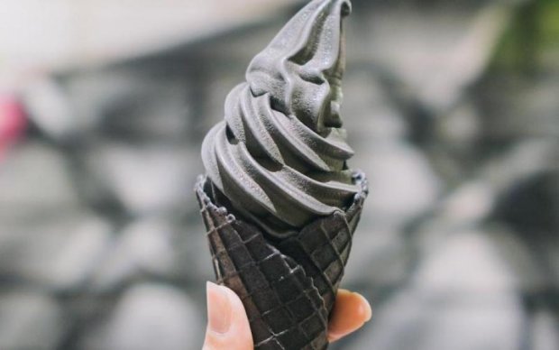 Восточная экзотика прямо у вас дома: черное мороженое