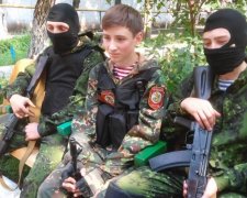Донецьких студентів не пускають на "пари" зі зброєю