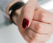 Жестокое избиение школьницы в Одессе: нелюди спокойно продолжают зверства