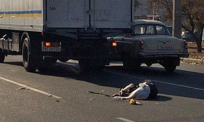 Вантажівка збила насмерть пішохода в Харкові (фото)