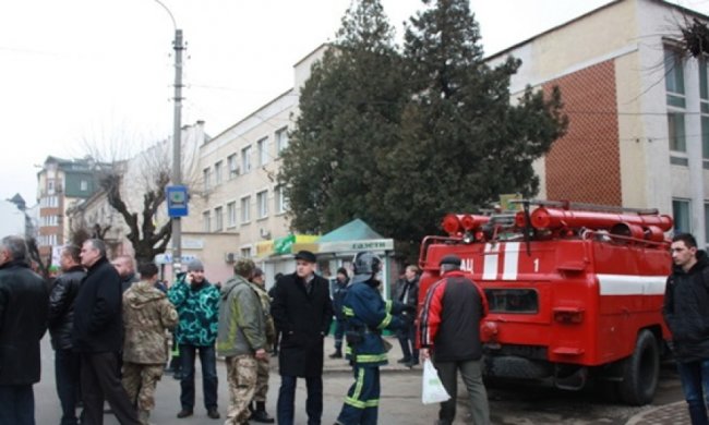 У центрі Івано-Франківська стався вибух (відео)