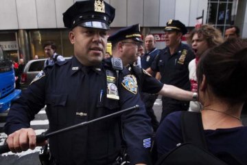 Подвалы, наручники и голод: изверги превратили 13 собственных детей в рабов