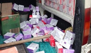 Українець намагався вивезти цигарки з території бойовиків (фото)