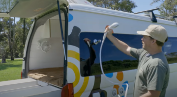 Toyota Hiace H200, скріншот: YouTube