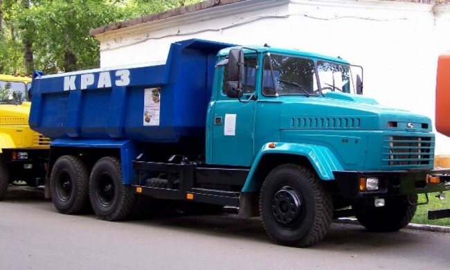 На Харьковщине грузовики дважды случаной переехали мужчину