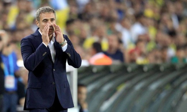 Фанати помили відомому тренеру те, чим пишається кожен чоловік