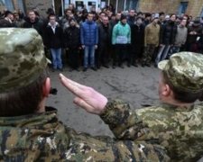 В Киеве военкоматы начали охоту на студентов