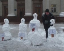 У Кіровограді сніговики влаштували мітинг (Відео)