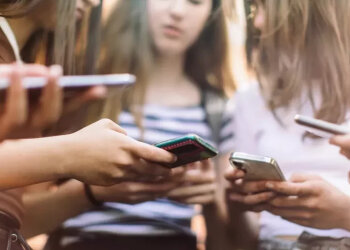 Дитина зі смартфоном: безпека в інтернеті