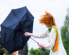 Держите шляпы: франковцев предупредили о приближении шторма, - "уже рядом"