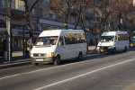 Пів зарплати на проїзд: маршрутники відберуть у киян останнім