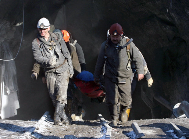 Оползень похоронил заживо 30 шахтеров: жуткая трагедия всколыхнула мир