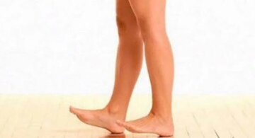 Стопы, ноги, кадр из видео