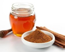 Рятує шкіру: рецепт маски для обличчя