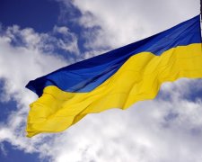 Над Крымом наконец-то взвился украинский флаг: невероятные кадры