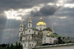 Московские проходимцы в рясах "захватили" Лавру: разъяренные украинцы штурмуют суд, "святыню не отдадим"
