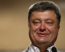 Порошенко начал раскручивать в соцсети тег против России