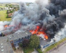 В Британии пылает взорванная школа (ВИДЕО)