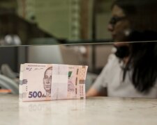 Україну заполонили фальшивки: в НБУ показали, як не стати жертвою обману