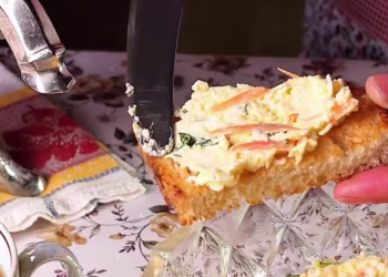 Намазка на хлеб, кадр из видео