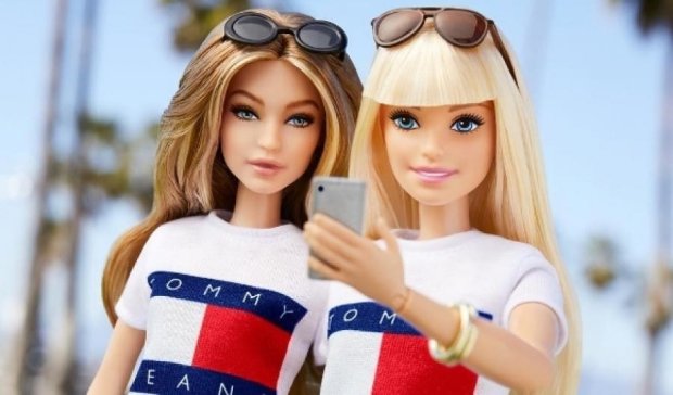 Джиджи Хадид стала куклой Barbie на роликах