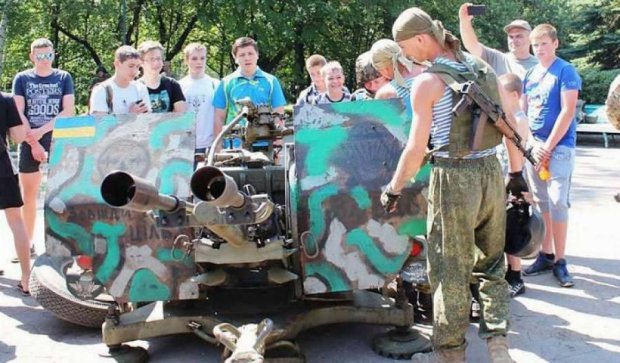 Ученики школы-интерната увидели как живут украинские десантники (фото)