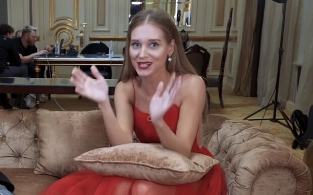 Кристина Асмус, скрин из видео