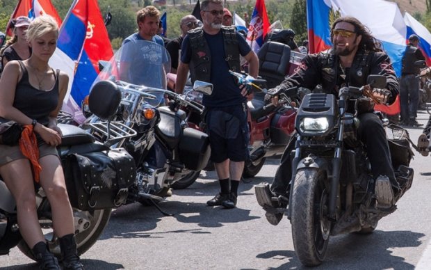 Пограничники готовятся "встречать" любимых байкеров Путина