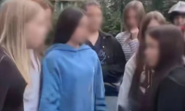 Школьницы избили 15-летнюю девушку, фото: Нацполиция