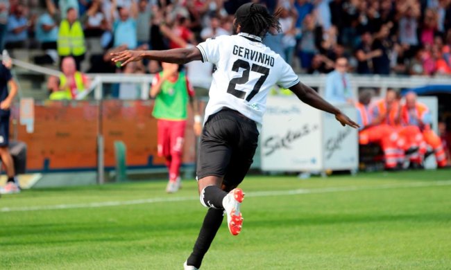 Нападник Парми повторив знамениті голи Марадони і Мессі: відео