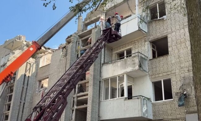 Разрушенный Россией дом на улице Патона во Львове